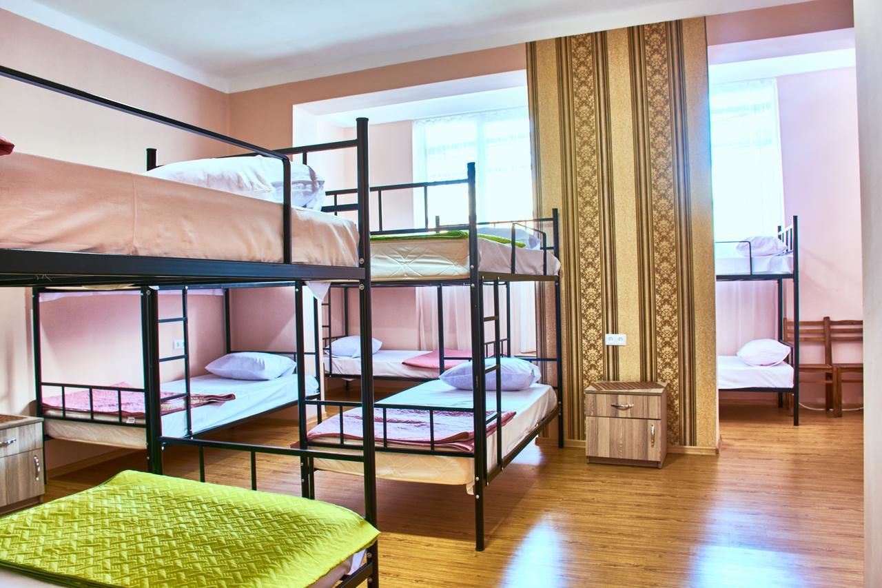 Хостелы GoriHouse Гори