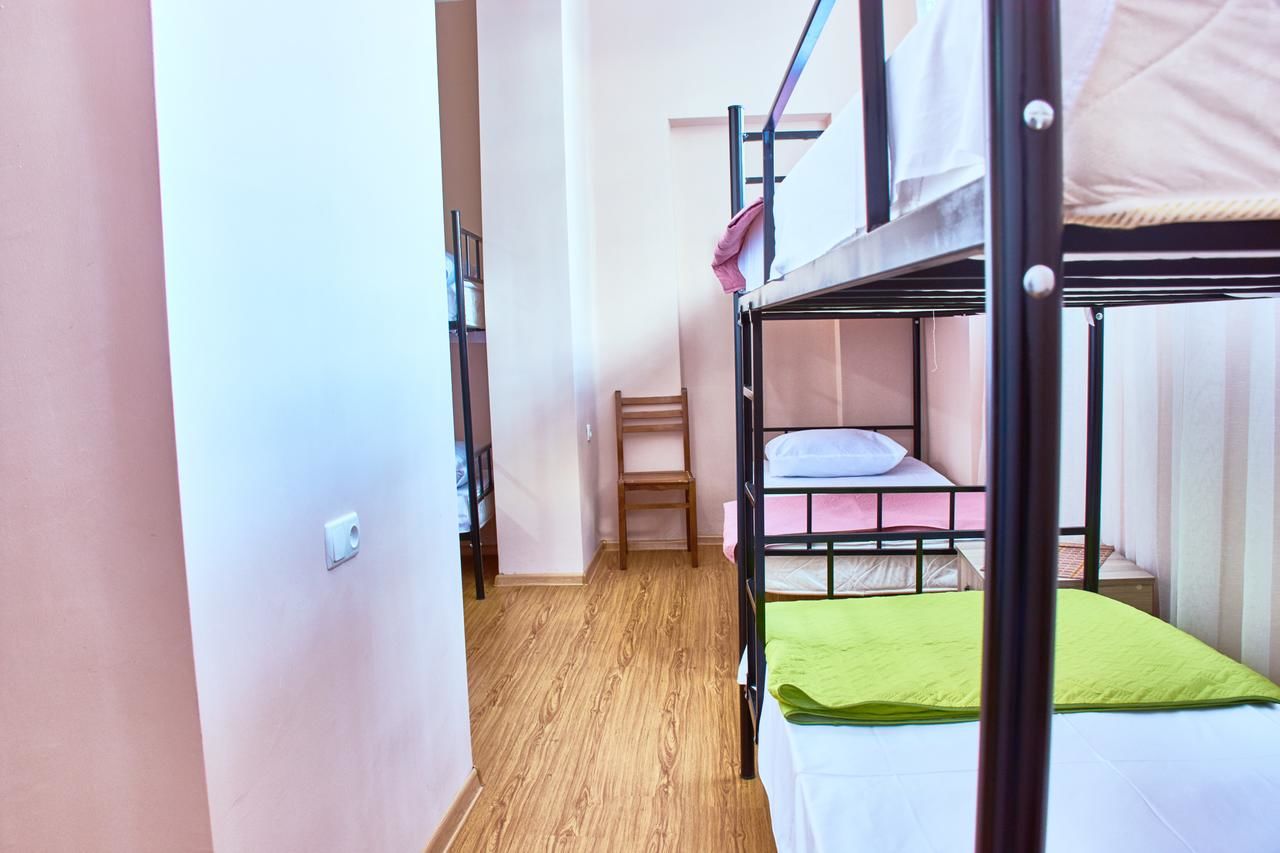 Хостелы GoriHouse Гори-23